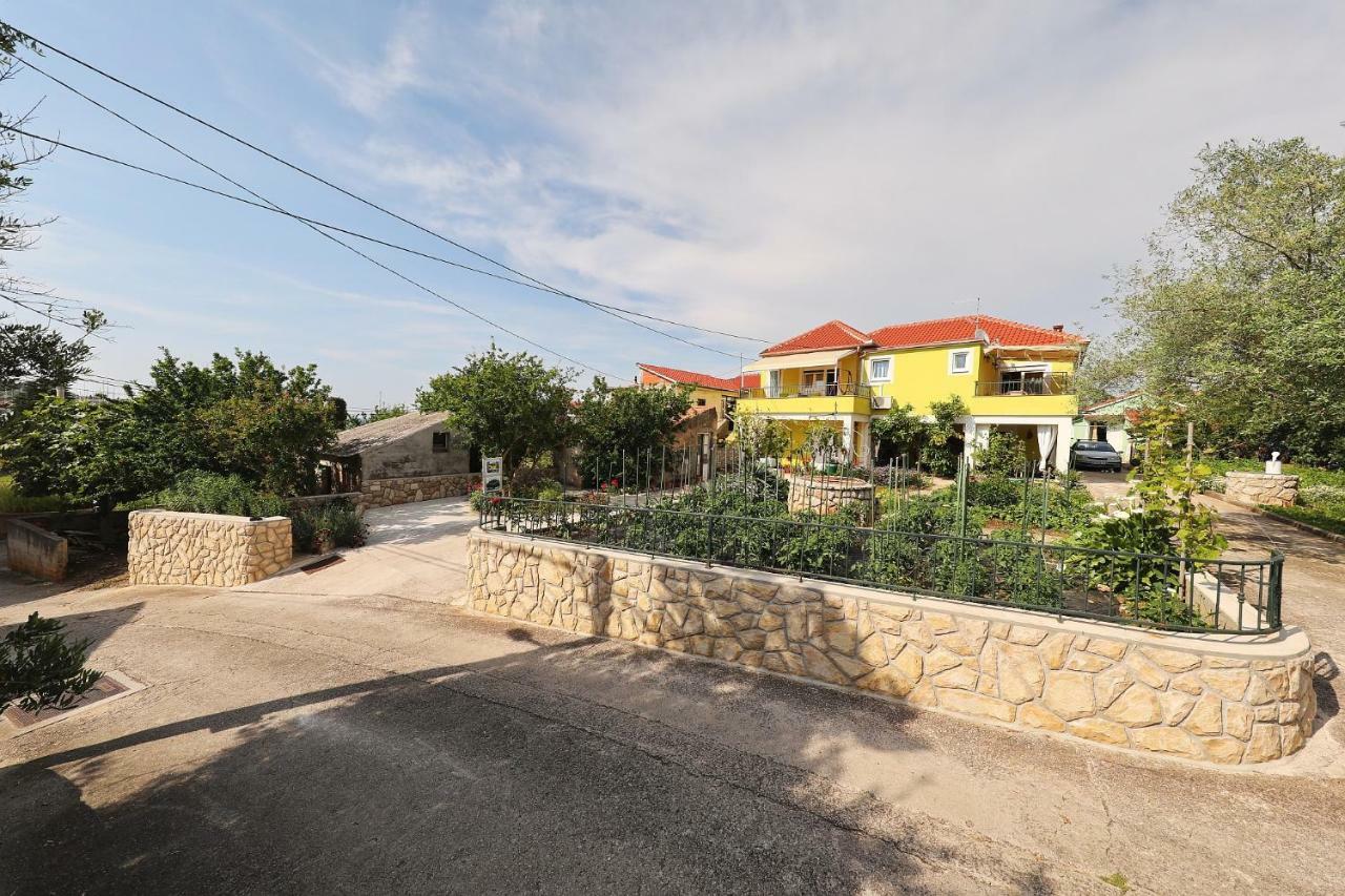 Apartma Senkini Dvori