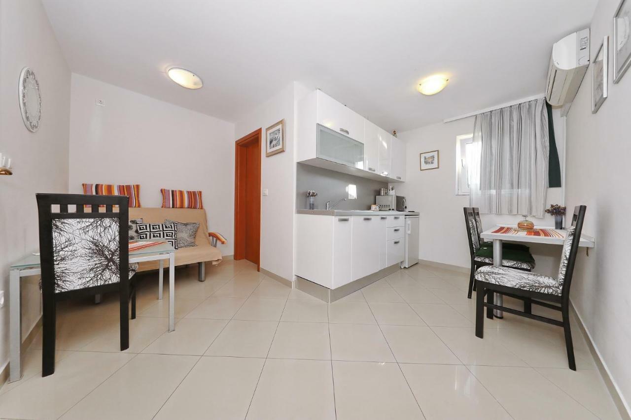 Apartma Senkini Dvori