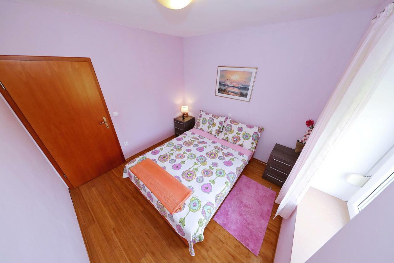 Apartma Senkini Dvori *